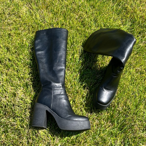 SOLD - Picture 1 of 6